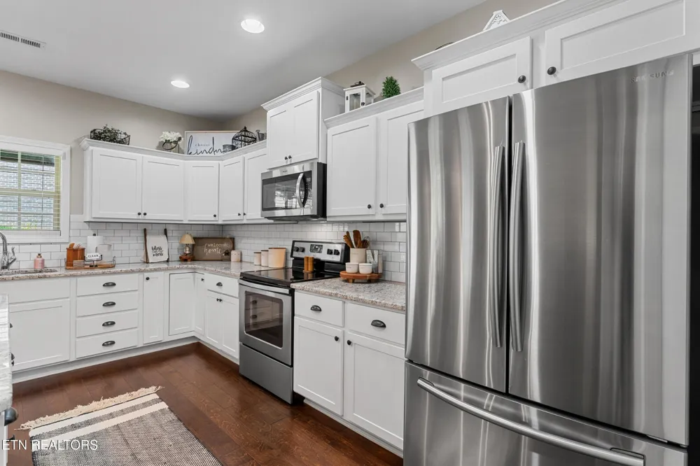 186 Dynasty Drive Lenoir City, TN 37771