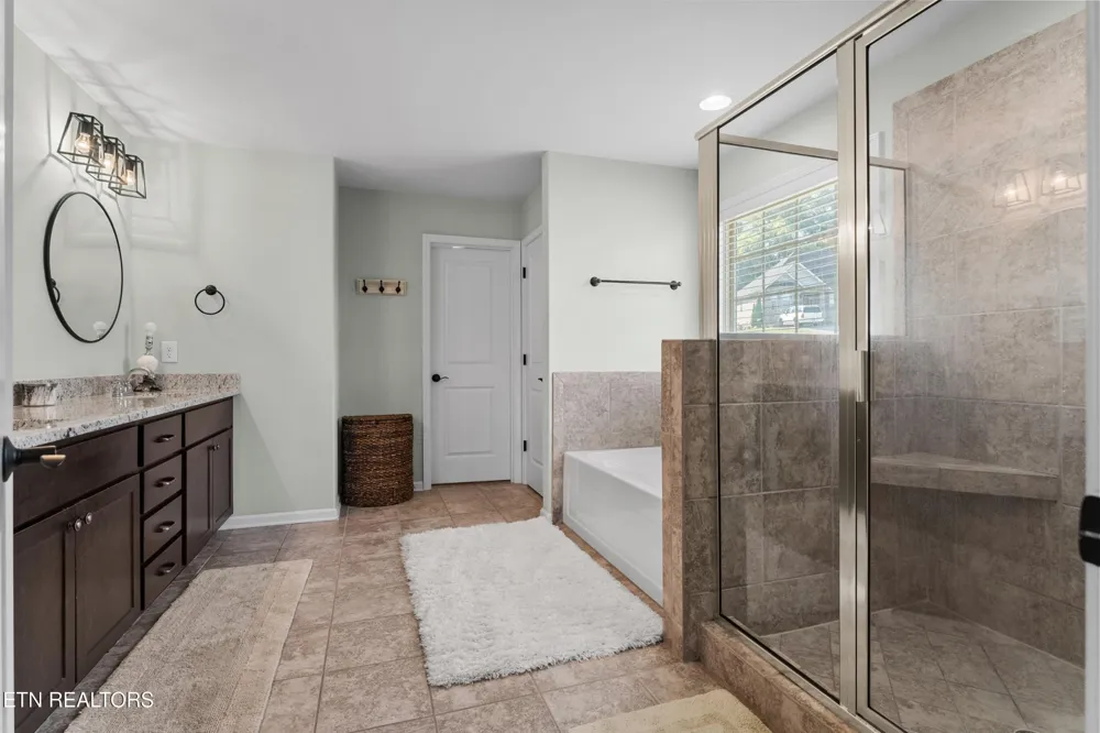 186 Dynasty Drive Lenoir City, TN 37771