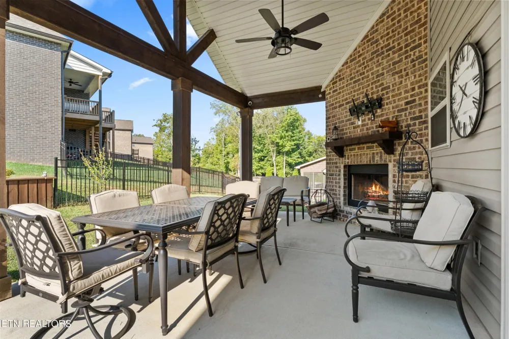186 Dynasty Drive Lenoir City, TN 37771