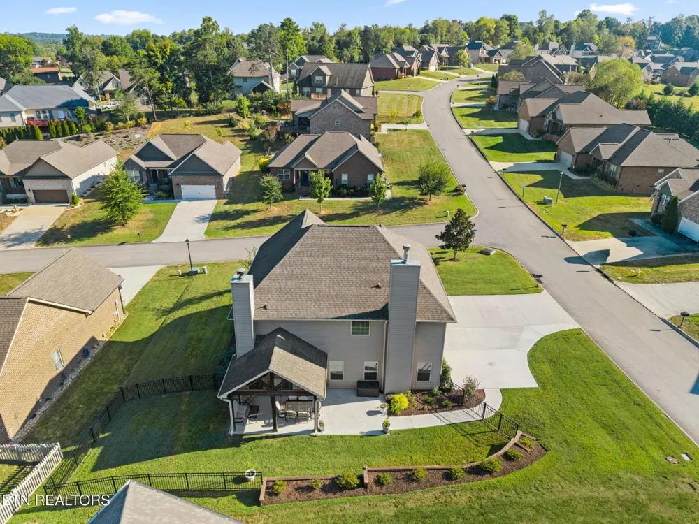186 Dynasty Drive Lenoir City, TN 37771