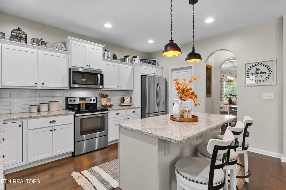 186 Dynasty Drive Lenoir City, TN 37771