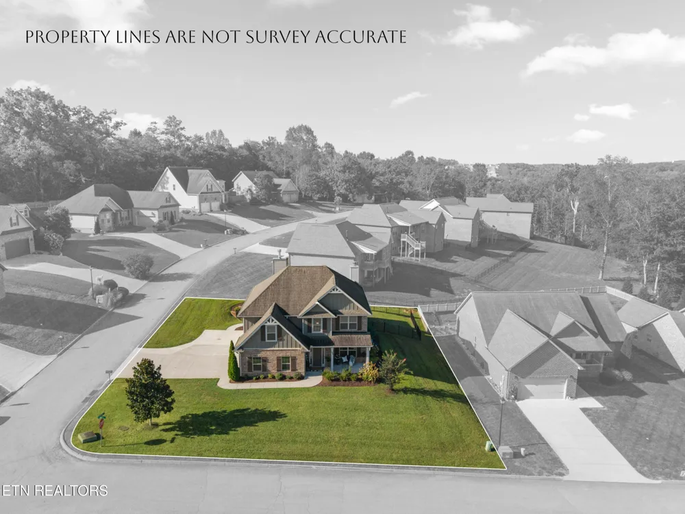 186 Dynasty Drive Lenoir City, TN 37771