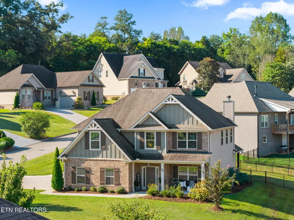 186 Dynasty Drive Lenoir City, TN 37771