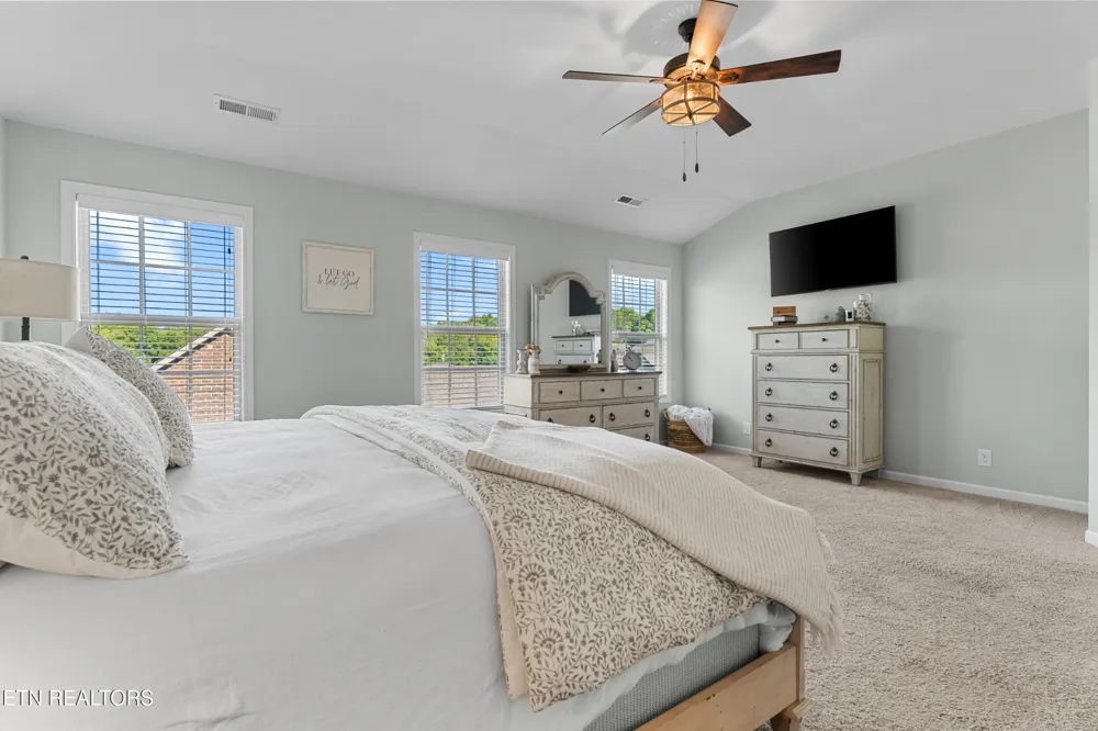 186 Dynasty Drive Lenoir City, TN 37771