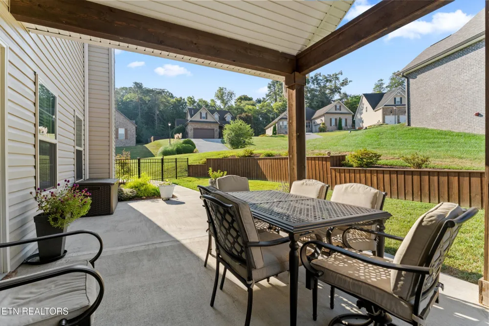 186 Dynasty Drive Lenoir City, TN 37771