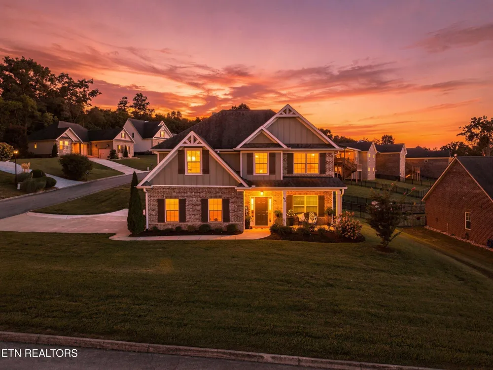 186 Dynasty Drive Lenoir City, TN 37771