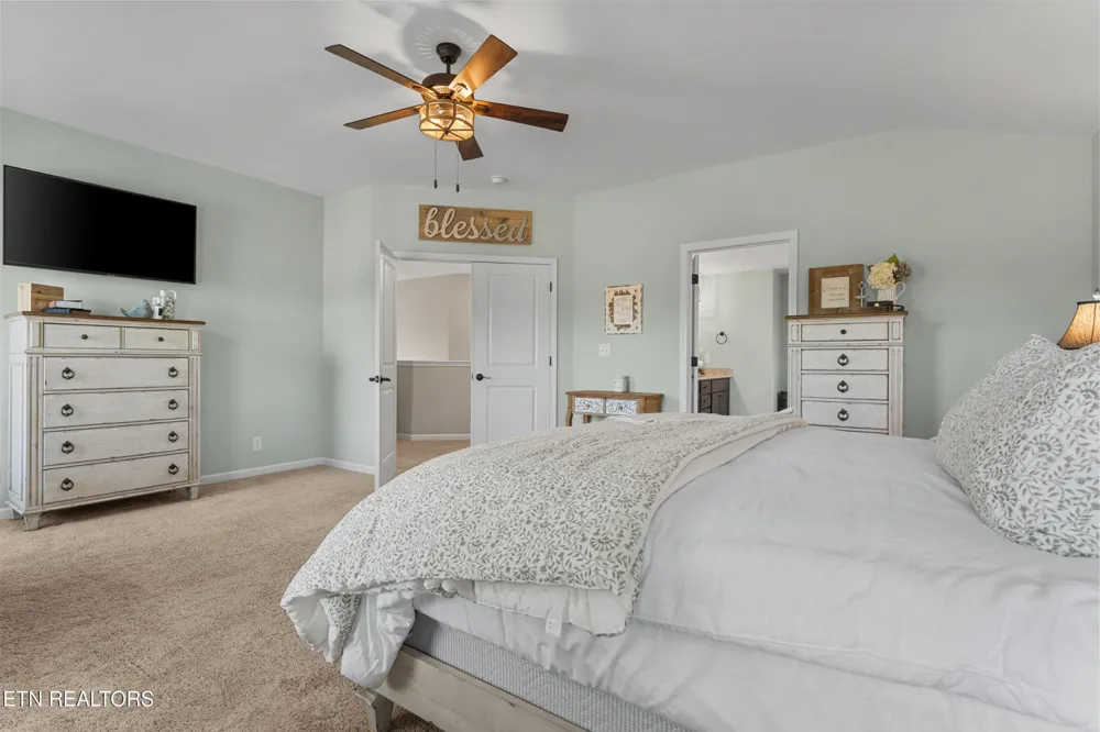 186 Dynasty Drive Lenoir City, TN 37771