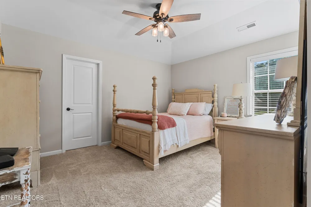 186 Dynasty Drive Lenoir City, TN 37771