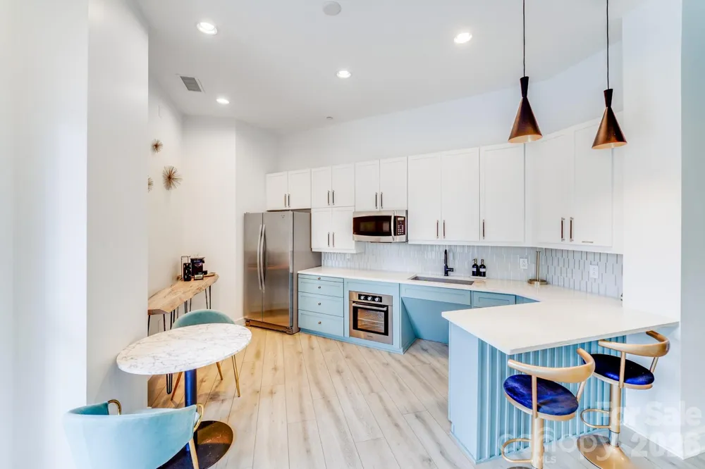 333 W Trade Street W #708 Charlotte, NC 28202