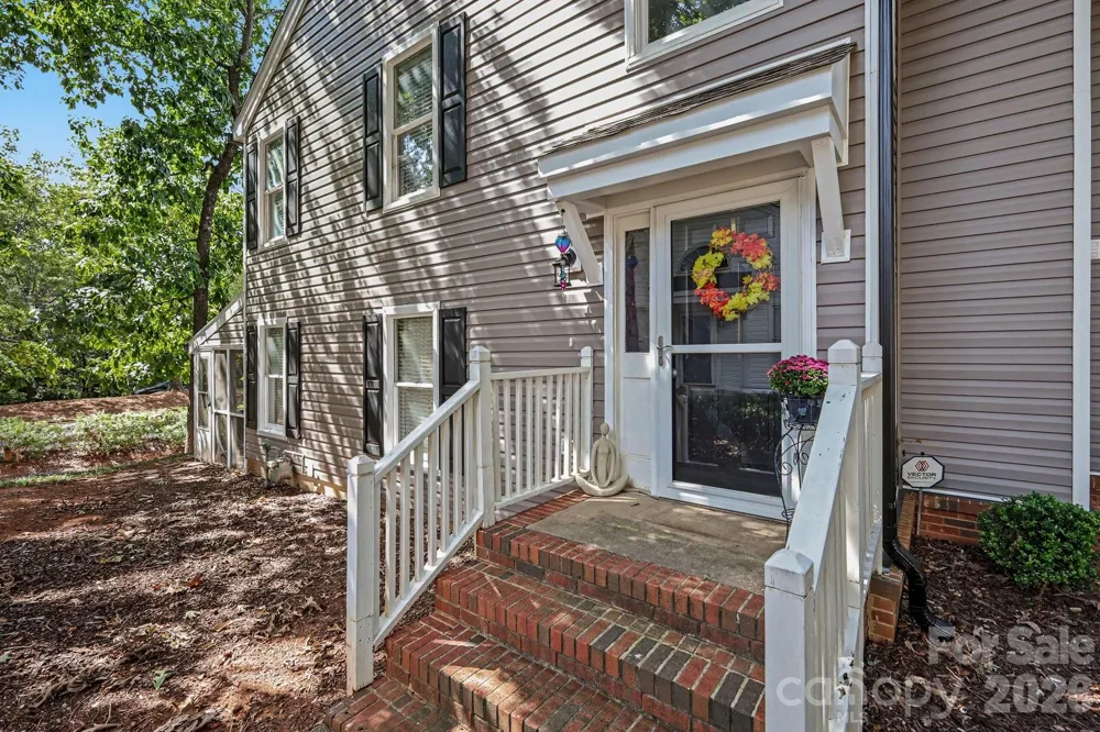 8609 Fox Chase Lane Charlotte, NC 28269