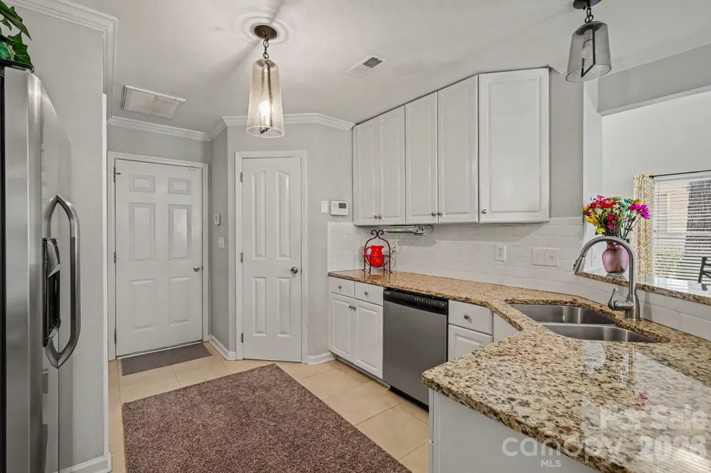 8609 Fox Chase Lane Charlotte, NC 28269