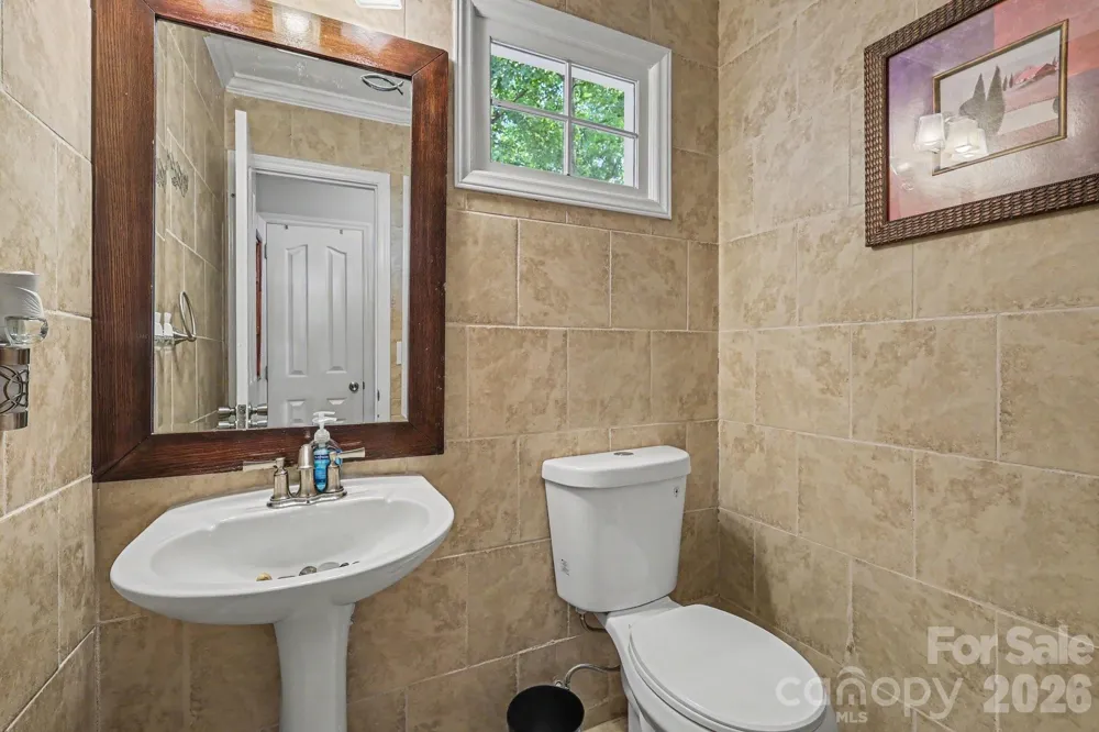 8609 Fox Chase Lane Charlotte, NC 28269