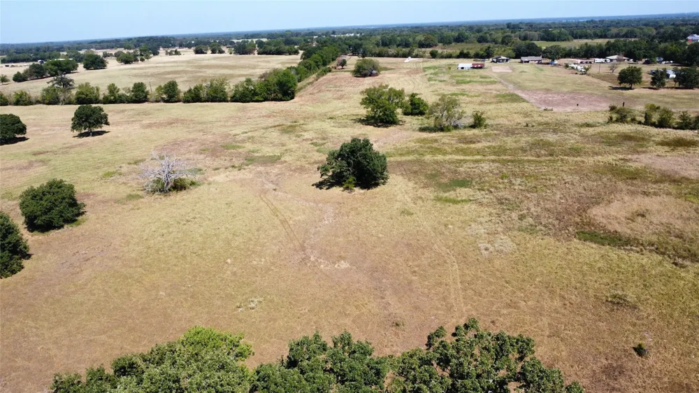 1000 Rs County Road 3237 Emory, TX 75440