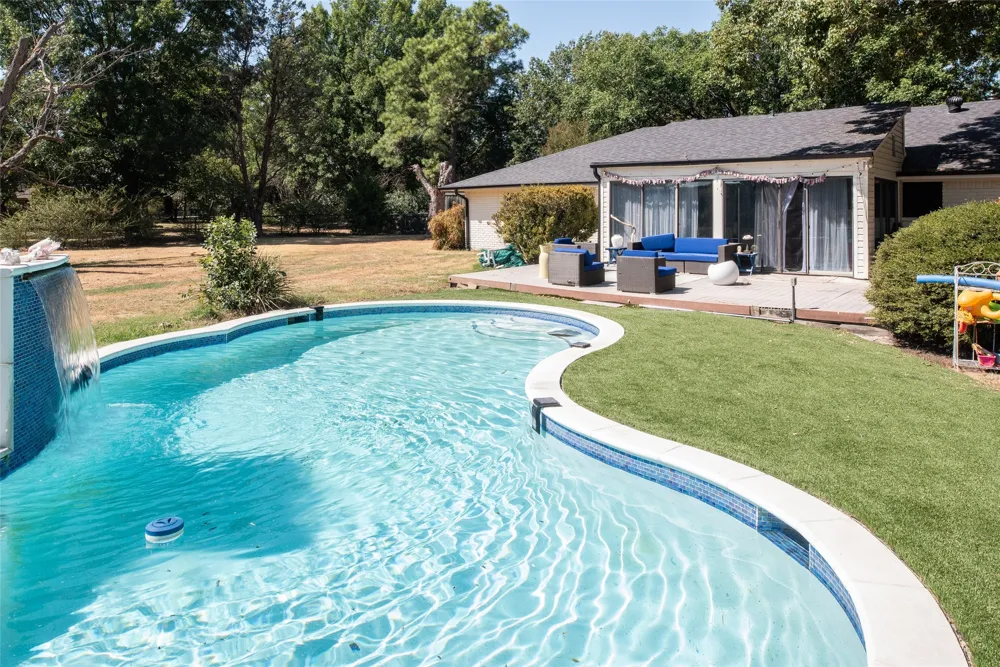 440 Holly Lane Lucas, TX 75002