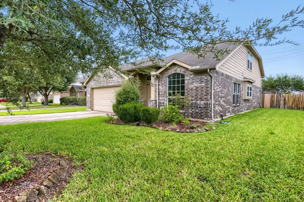 631 Honeysuckle Vine Drive Rosenberg, TX 77469