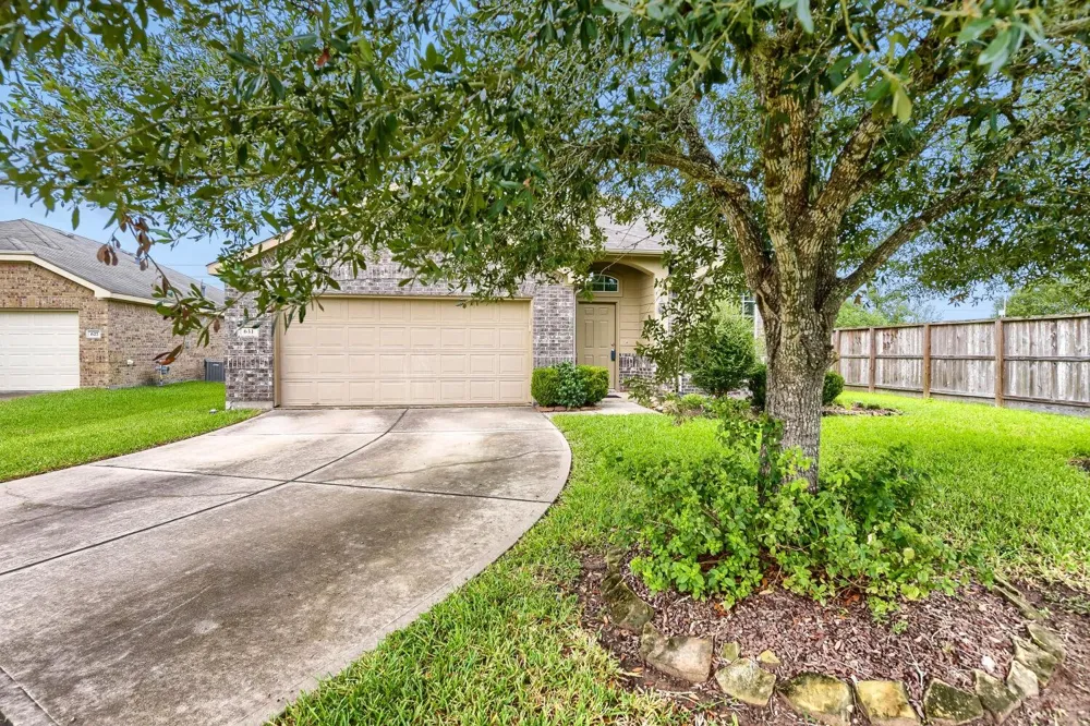 631 Honeysuckle Vine Drive Rosenberg, TX 77469