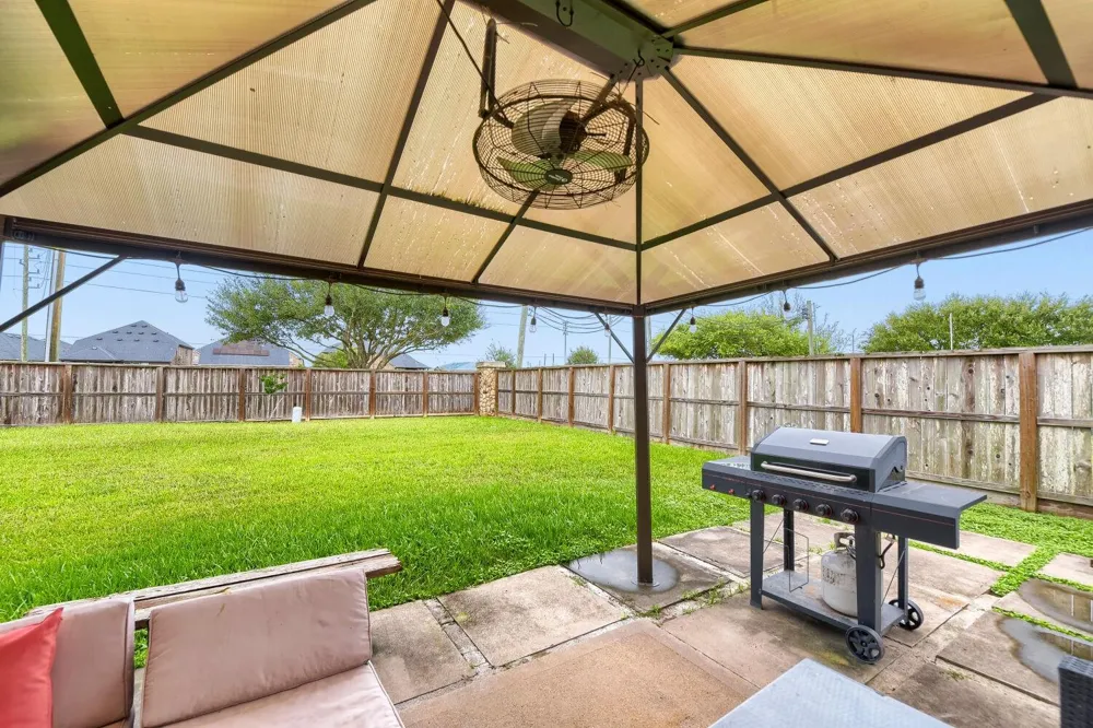 631 Honeysuckle Vine Drive Rosenberg, TX 77469