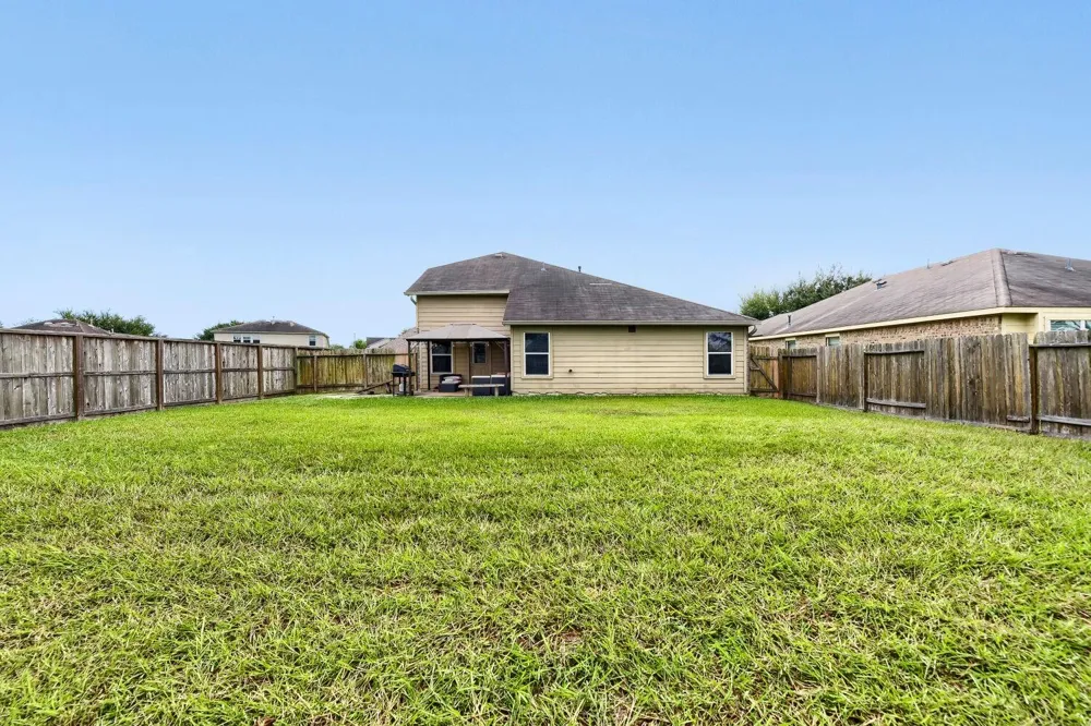 631 Honeysuckle Vine Drive Rosenberg, TX 77469