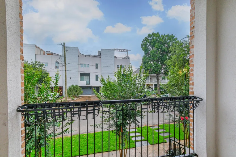 3907 Austin Street Houston, TX 77004