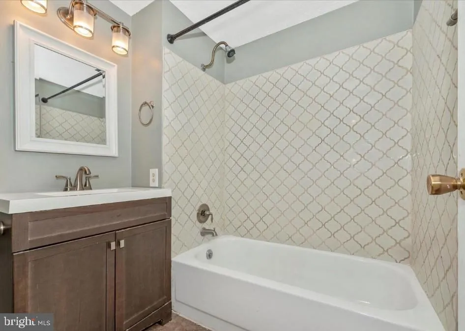 381 W THORNHILL Frederick, MD 21703