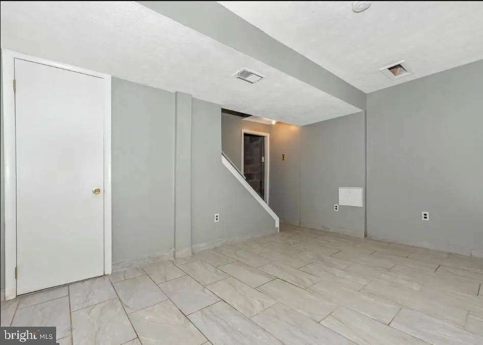 381 W THORNHILL Frederick, MD 21703