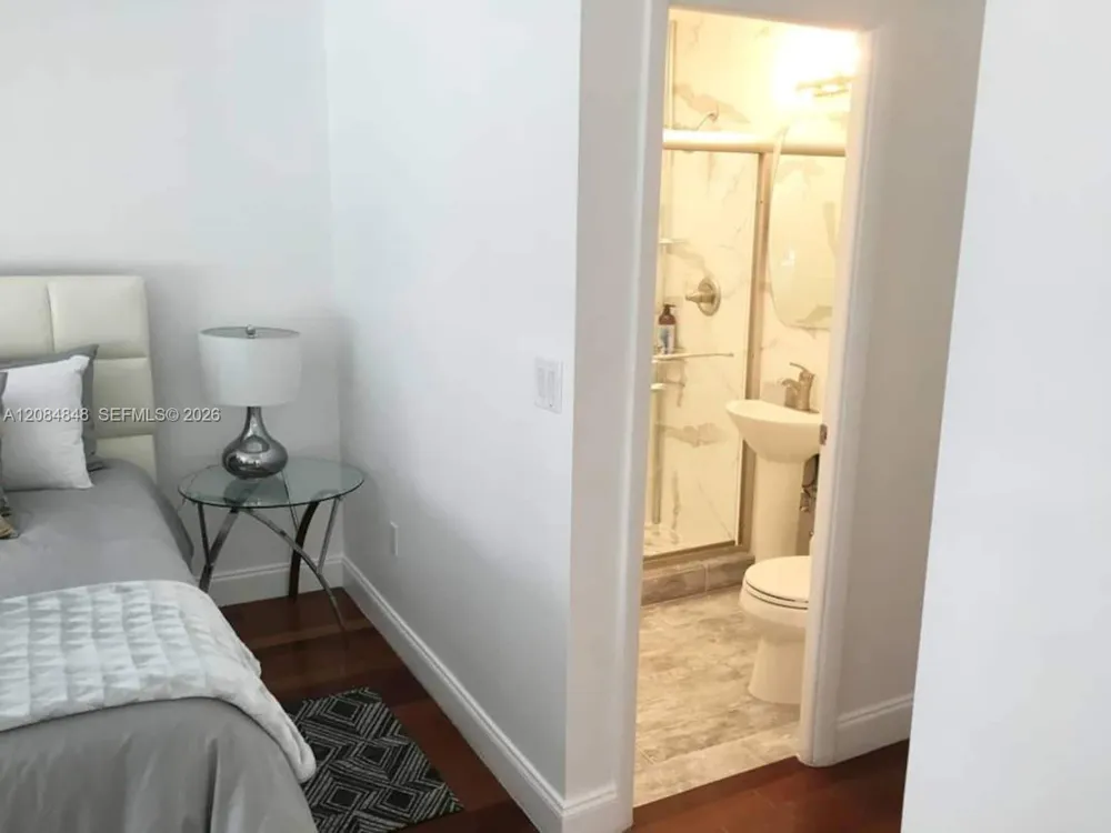 420 15th St #205 Miami Beach, FL 33139