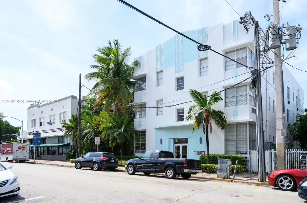 420 15th St #205 Miami Beach, FL 33139