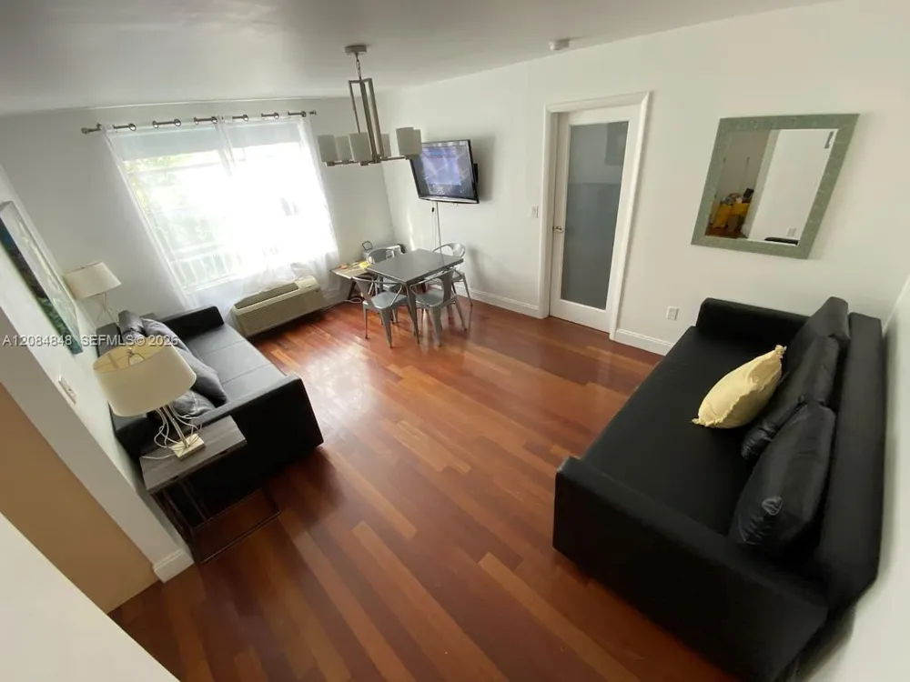420 15th St #205 Miami Beach, FL 33139