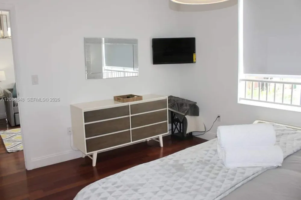 420 15th St #205 Miami Beach, FL 33139