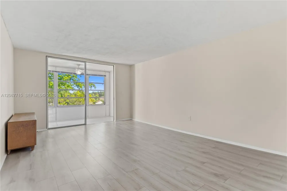 7300 NW 17th St #310 Plantation, FL 33313