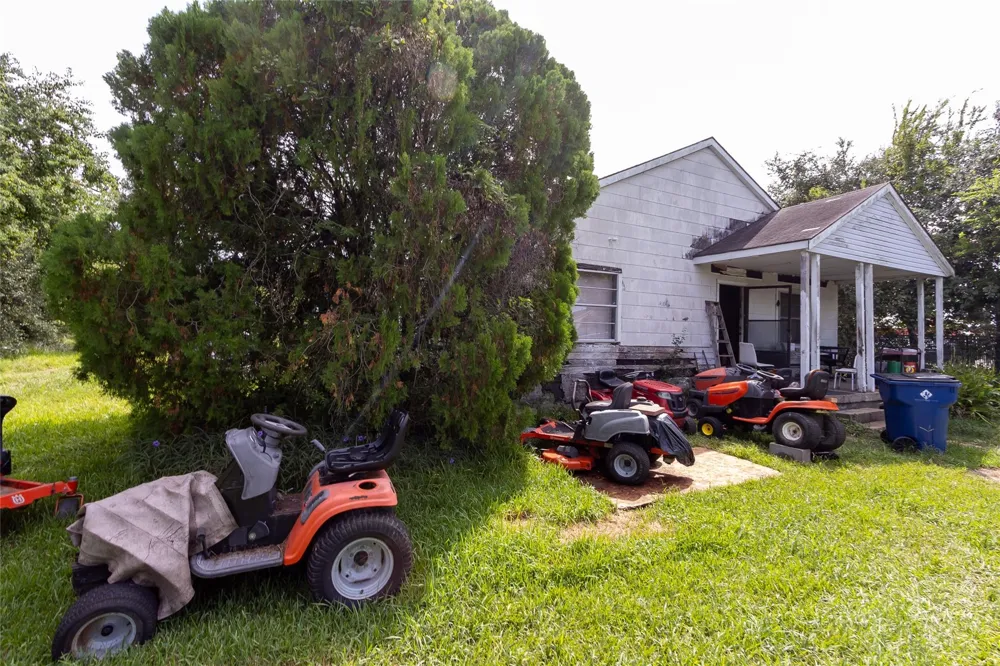 2421 12th Avenue Texas City, TX 77590