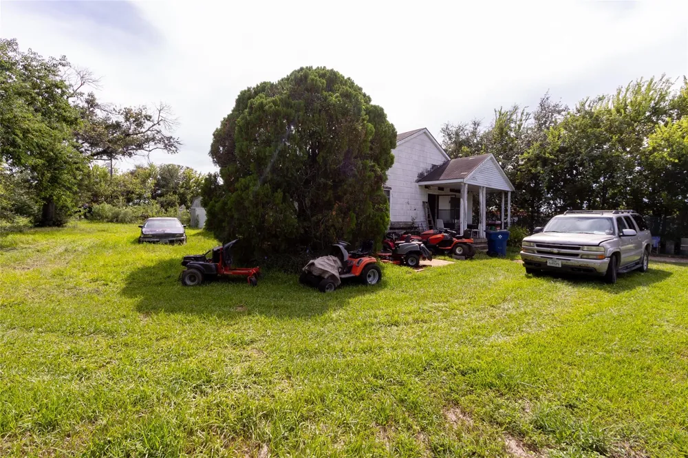 2421 12th Avenue Texas City, TX 77590