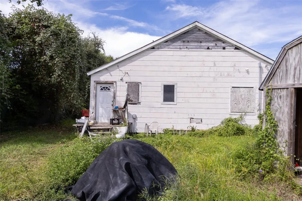 2421 12th Avenue Texas City, TX 77590