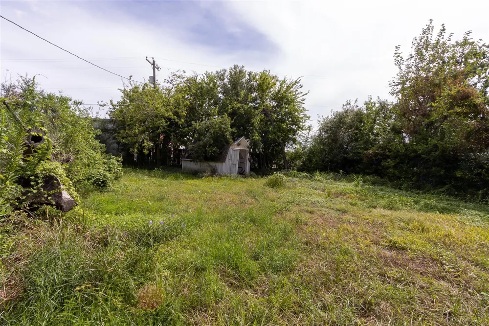 2421 12th Avenue Texas City, TX 77590
