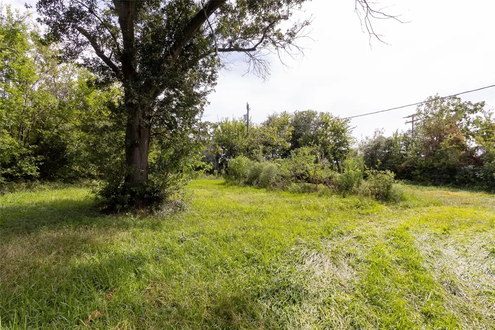 2421 12th Avenue Texas City, TX 77590