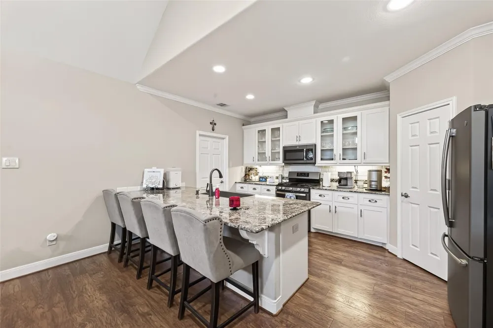 2026 Que Manor Drive Houston, TX 77090