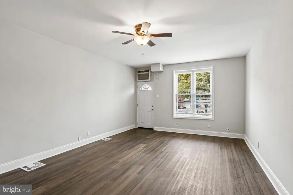 2427 E INDIANA AVENUE Philadelphia, PA 19134