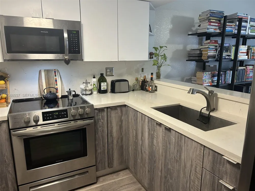 18859 NW 86th Ave #3305 Hialeah, FL 33015