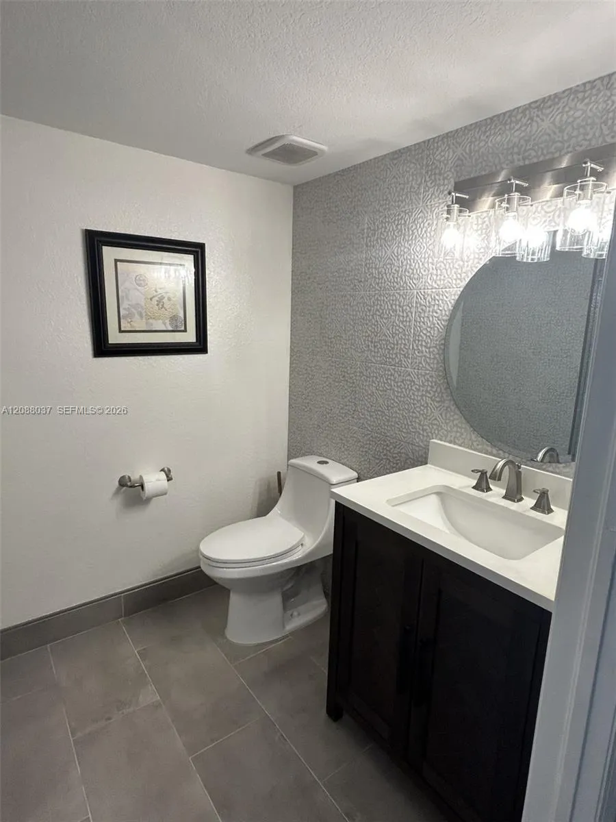 18859 NW 86th Ave #3305 Hialeah, FL 33015