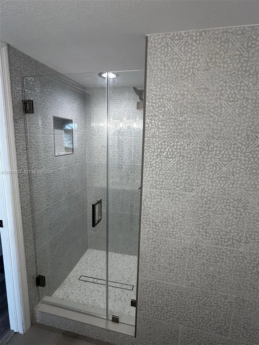 18859 NW 86th Ave #3305 Hialeah, FL 33015