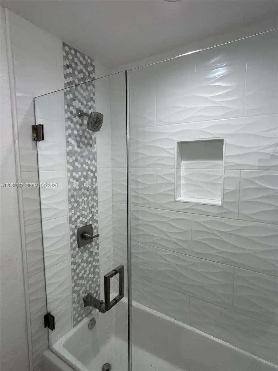 18859 NW 86th Ave #3305 Hialeah, FL 33015