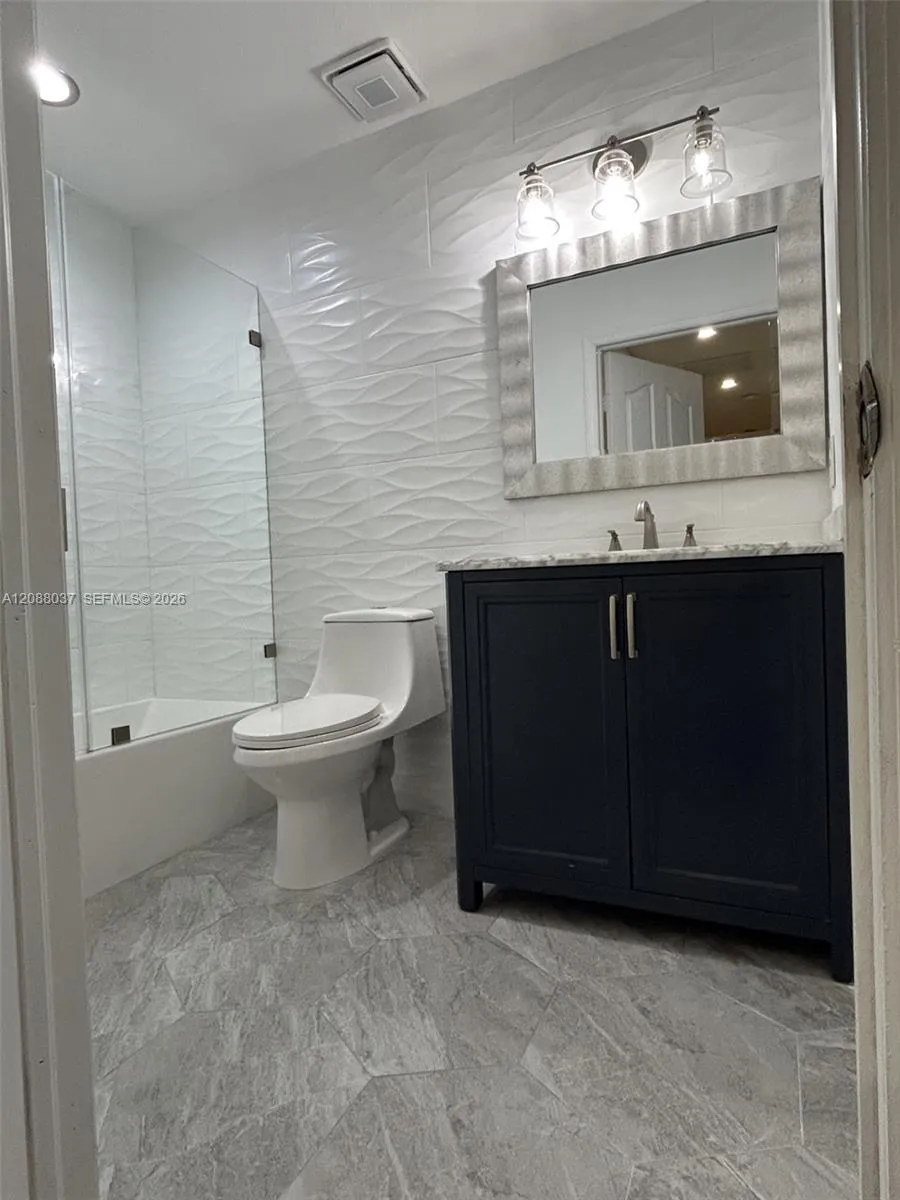 18859 NW 86th Ave #3305 Hialeah, FL 33015