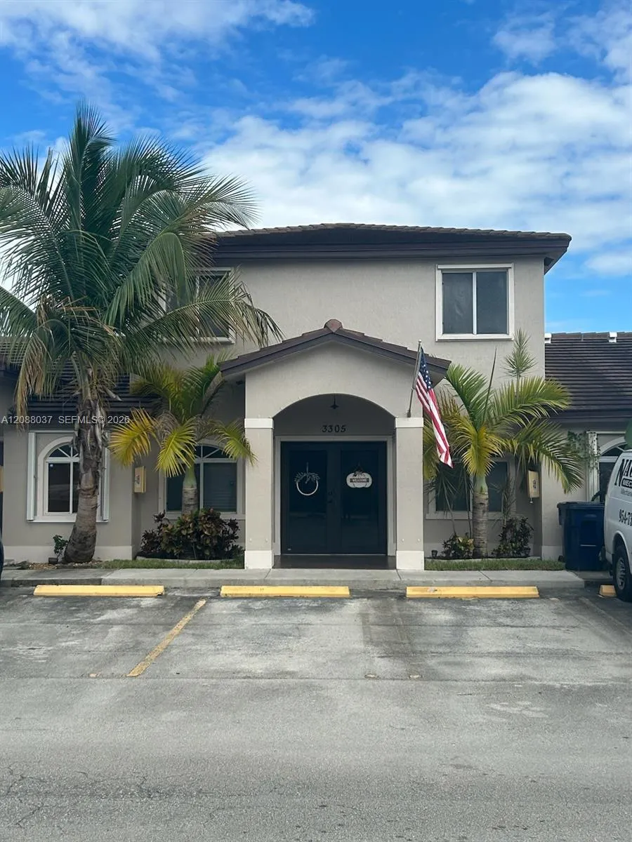 18859 NW 86th Ave #3305 Hialeah, FL 33015