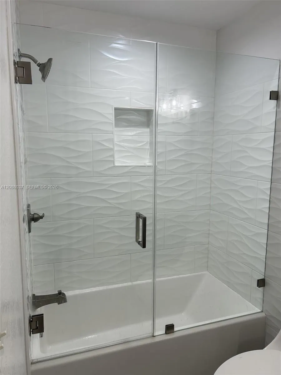 18859 NW 86th Ave #3305 Hialeah, FL 33015