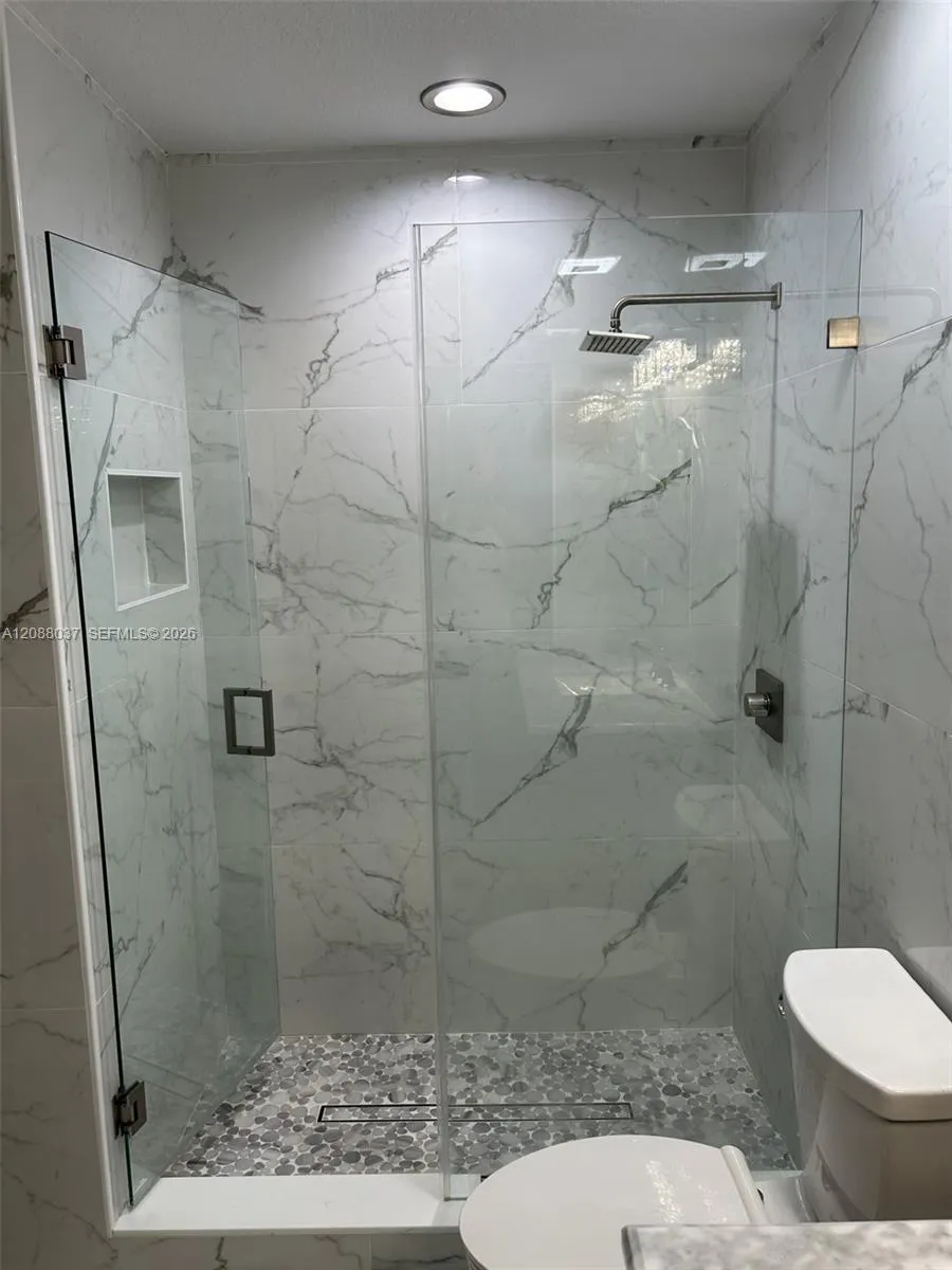 18859 NW 86th Ave #3305 Hialeah, FL 33015