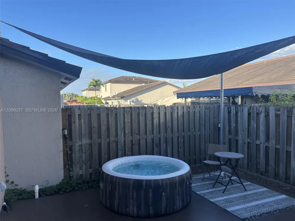 18859 NW 86th Ave #3305 Hialeah, FL 33015