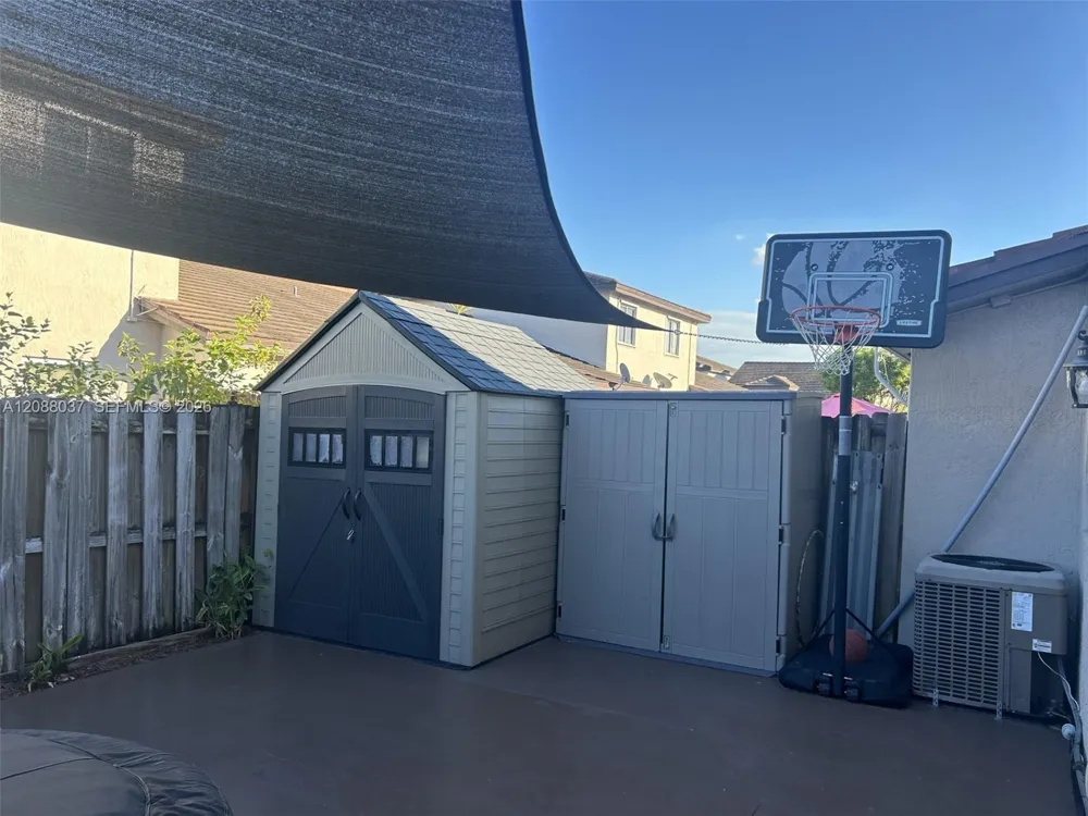 18859 NW 86th Ave #3305 Hialeah, FL 33015