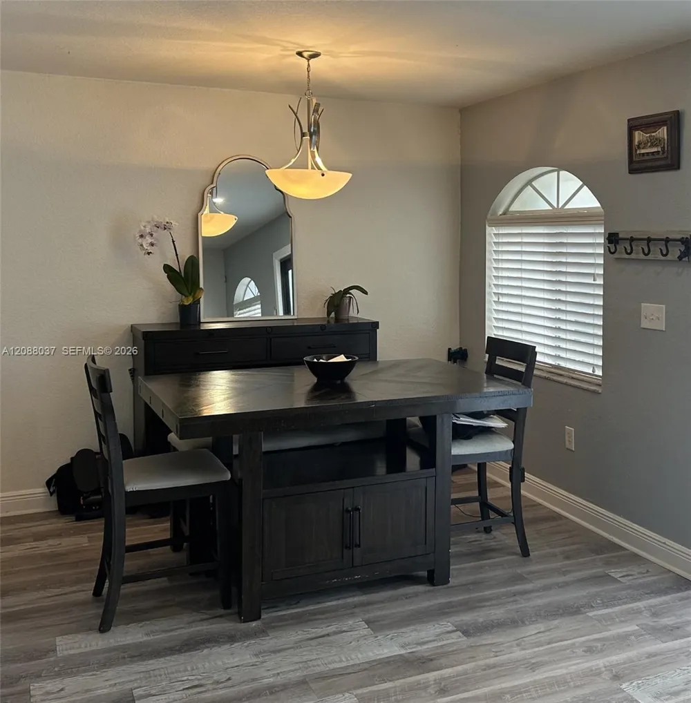 18859 NW 86th Ave #3305 Hialeah, FL 33015