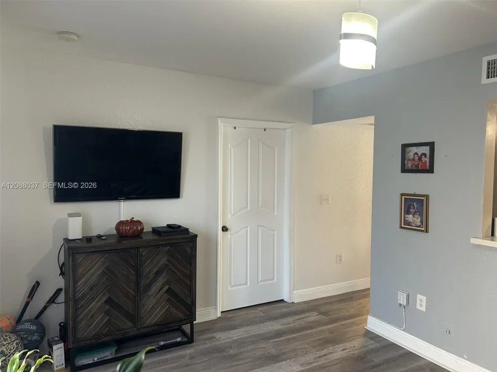 18859 NW 86th Ave #3305 Hialeah, FL 33015