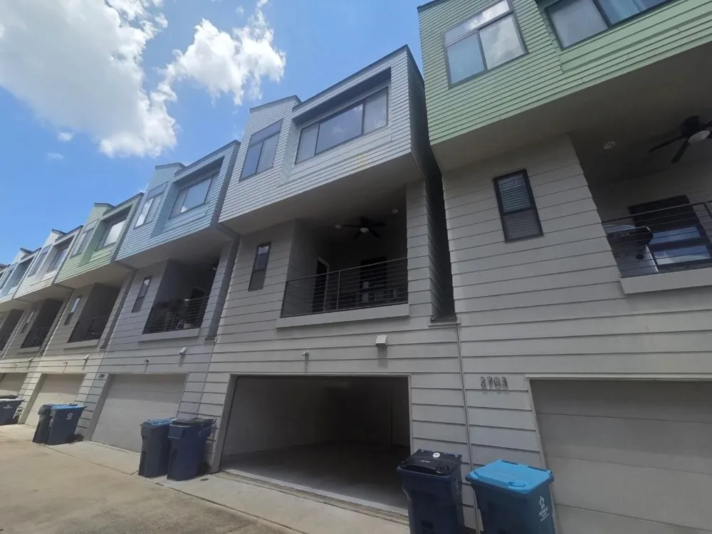 2705 St Emanuel Street Houston, TX 77004